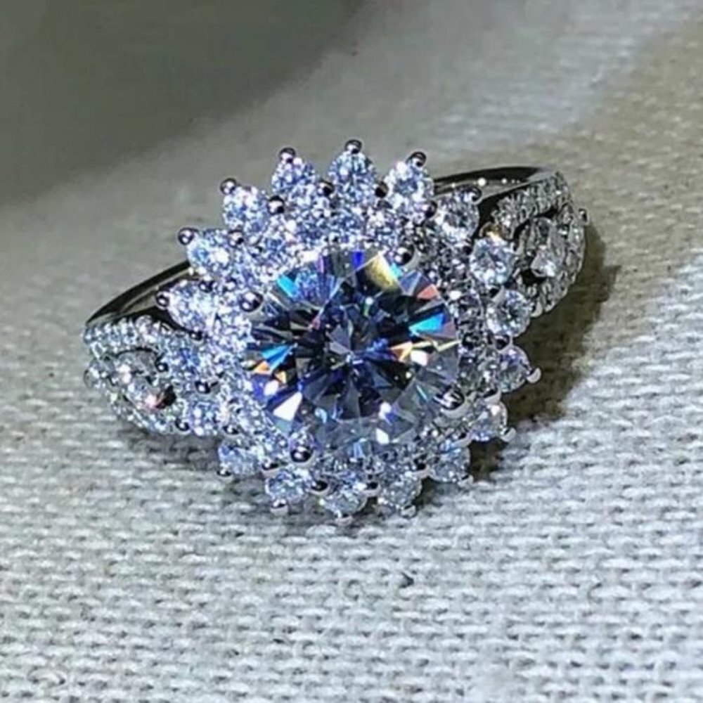 NEW 925 STERLING SILVER ROUND DIAMOND RING, CUTE RING, SHINY RING. - Picture 4 of 5